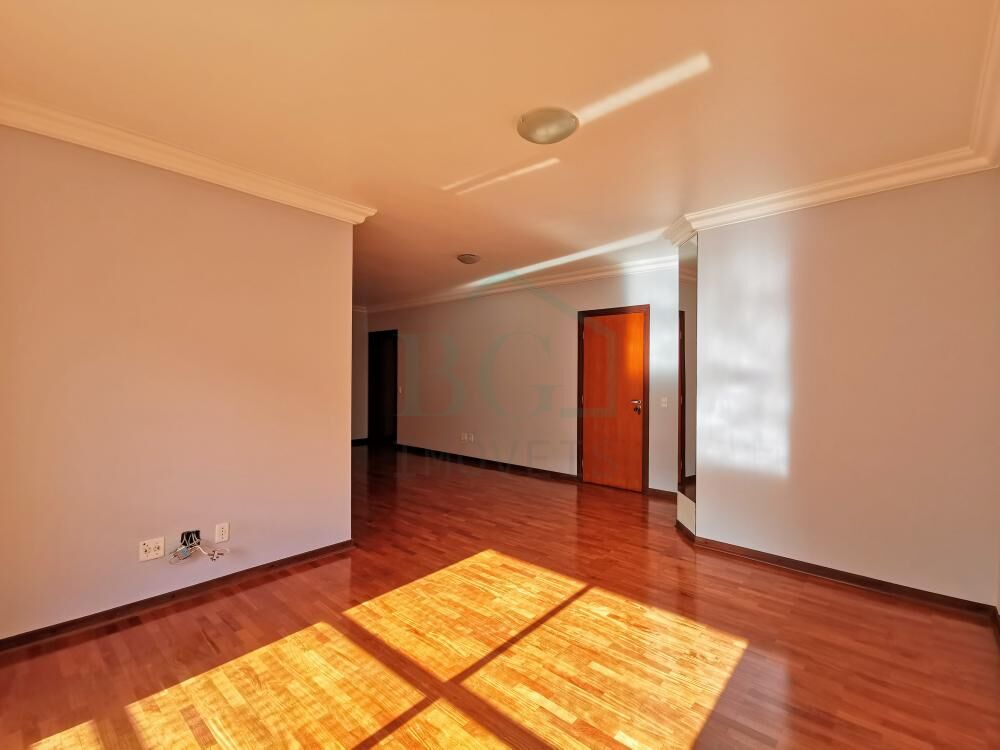 Apartamento à venda com 3 quartos, 144m² - Foto 3