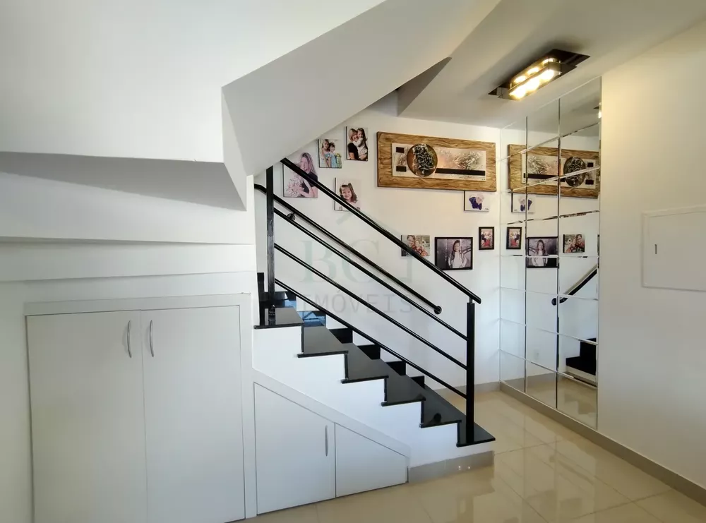 Casa de Condomínio à venda com 3 quartos, 161m² - Foto 1