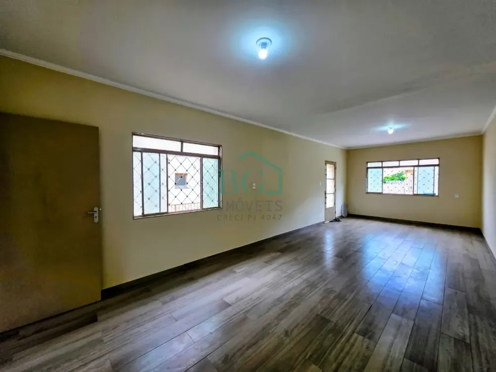 Casa, 3 quartos, 210 m² - Foto 2