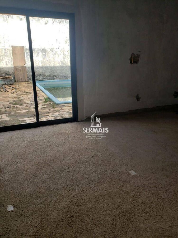Casa à venda com 3 quartos, 248m² - Foto 4