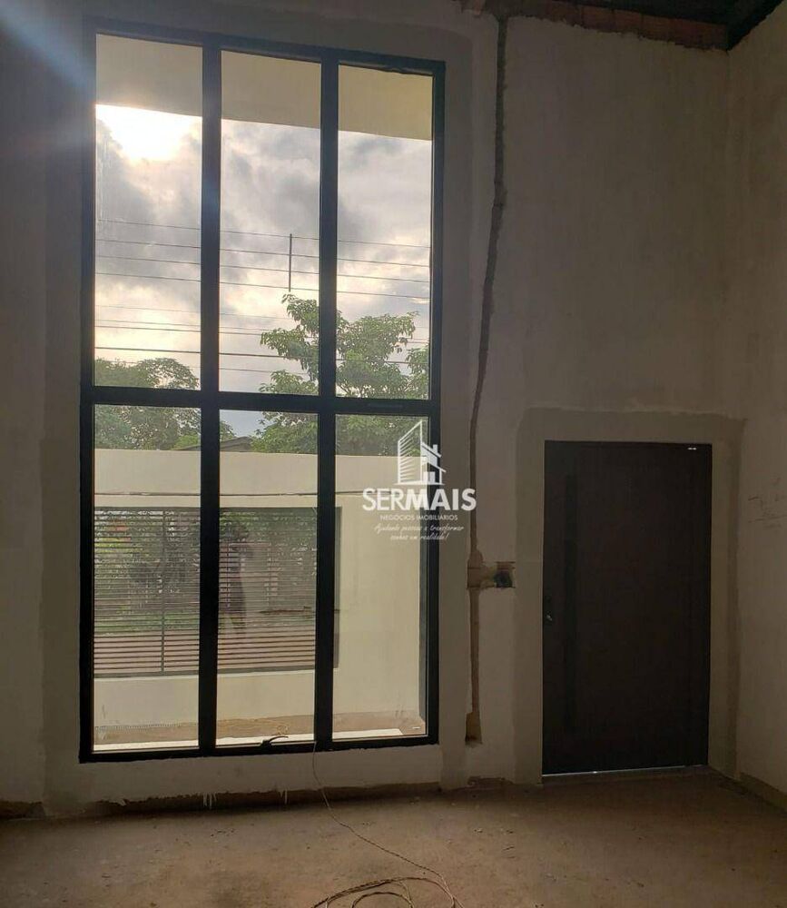 Casa à venda com 3 quartos, 248m² - Foto 2
