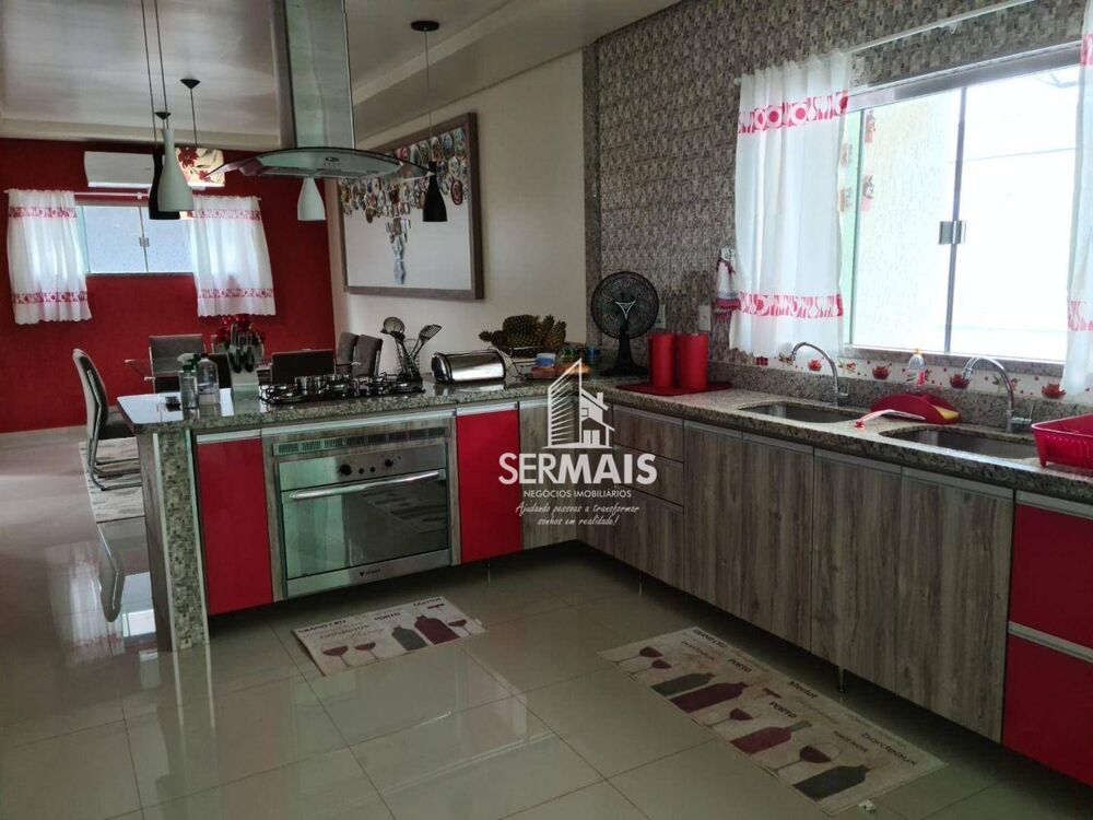 Casa de Condomínio à venda com 4 quartos, 220m² - Foto 1