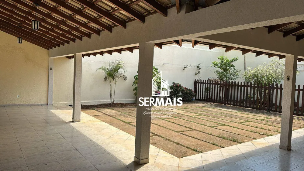 Casa, 4 quartos, 226 m² - Foto 2