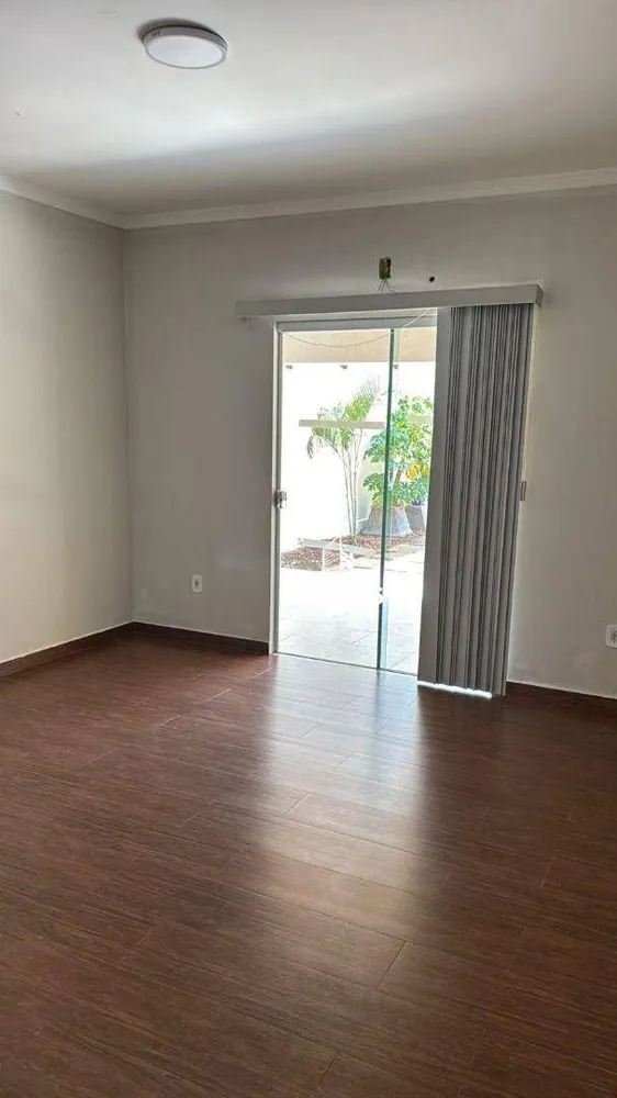 Casa, 4 quartos, 226 m² - Foto 2