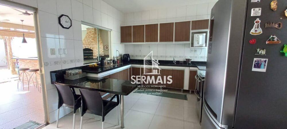 Casa de Condomínio à venda com 4 quartos, 274m² - Foto 5