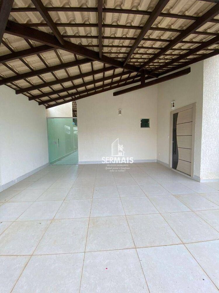 Casa de Condomínio à venda com 4 quartos, 220m² - Foto 1