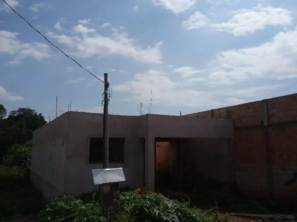 Casa à venda com 2 quartos, 450m² - Foto 2