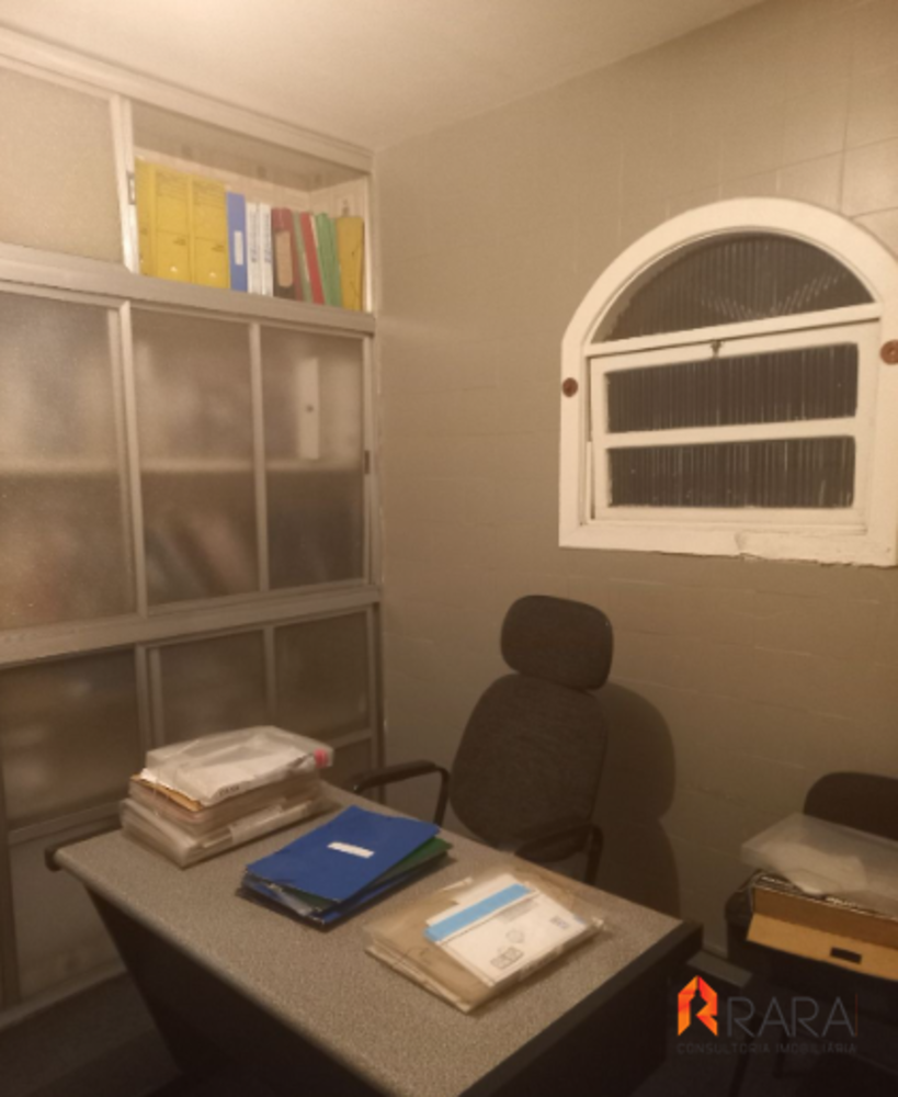 Sobrado à venda com 3 quartos, 227m² - Foto 2