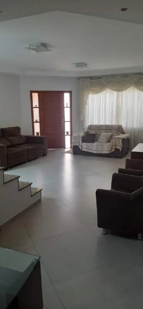 Casa, 3 quartos, 284 m² - Foto 1