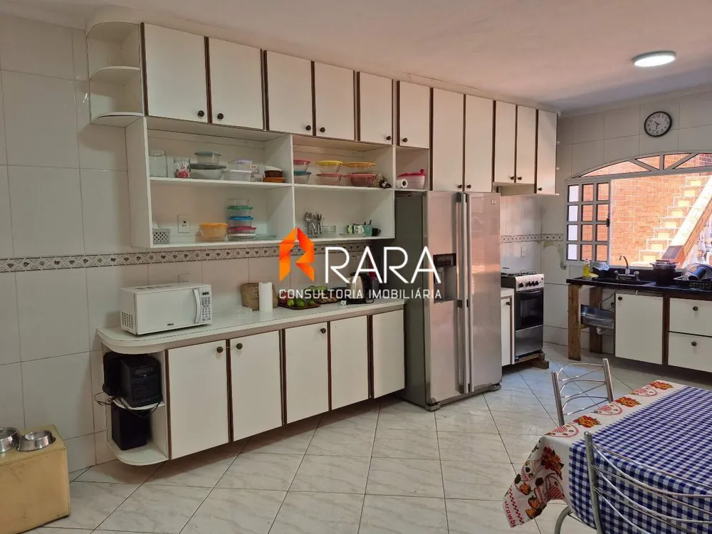 Casa, 3 quartos, 254 m² - Foto 1