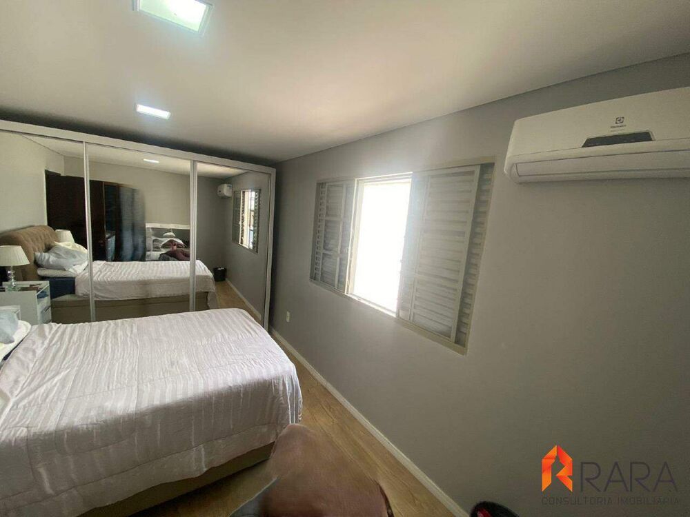 Casa, 4 quartos, 298 m² - Foto 2