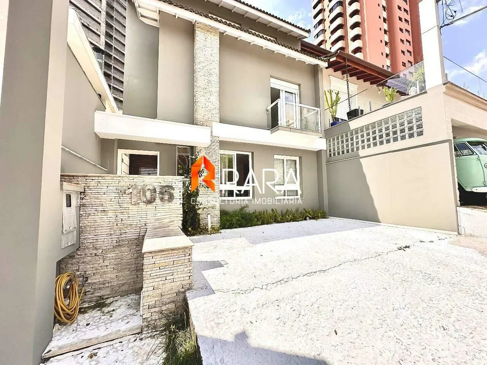Sobrado, 3 quartos, 335 m² - Foto 1
