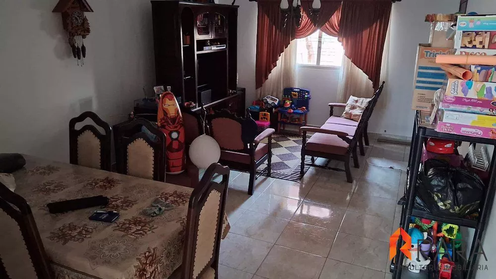 Casa à venda com 5 quartos, 230m² - Foto 6