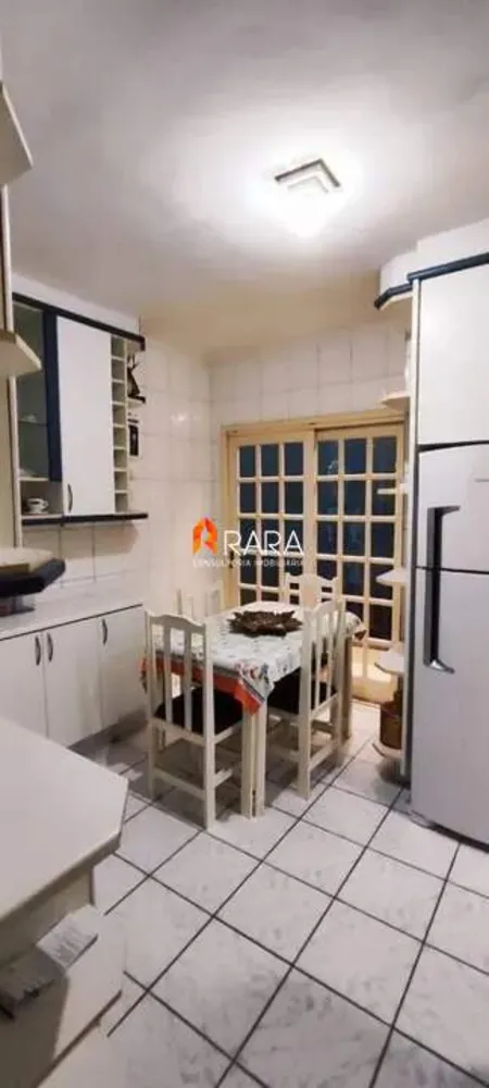 Casa, 3 quartos, 254 m² - Foto 8
