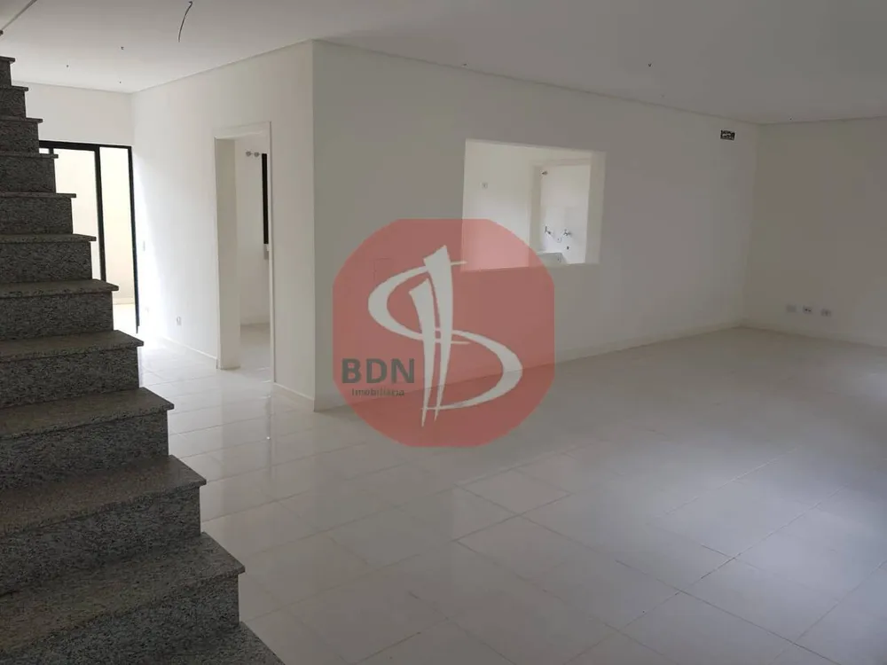 Casa, 3 quartos, 250 m² - Foto 1