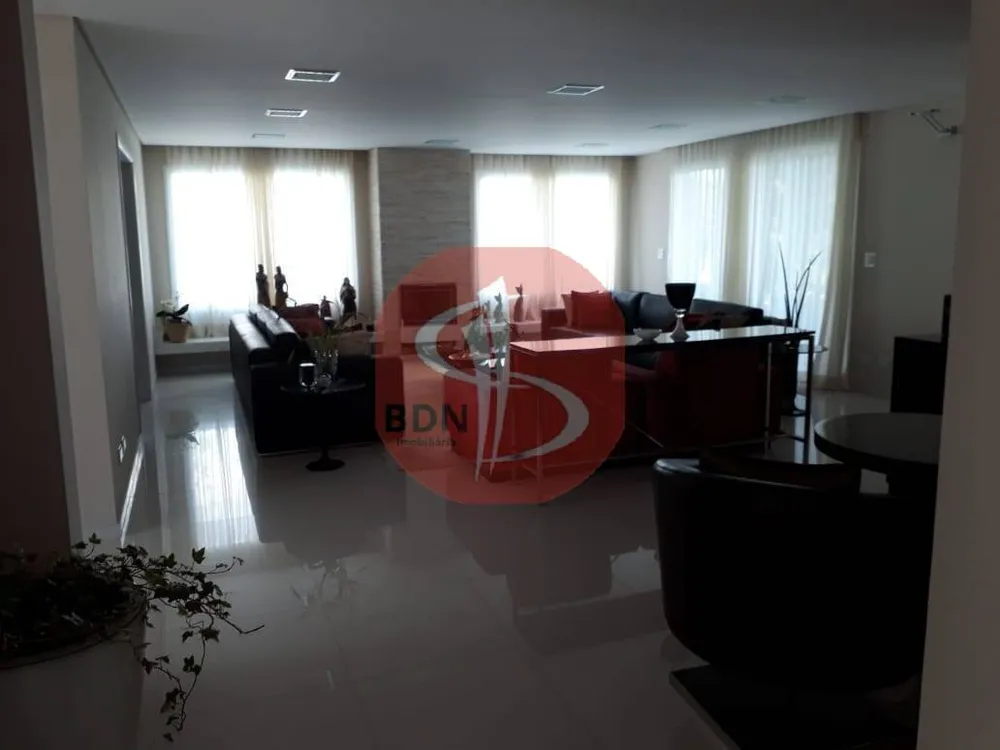 Casa, 4 quartos, 600 m² - Foto 1