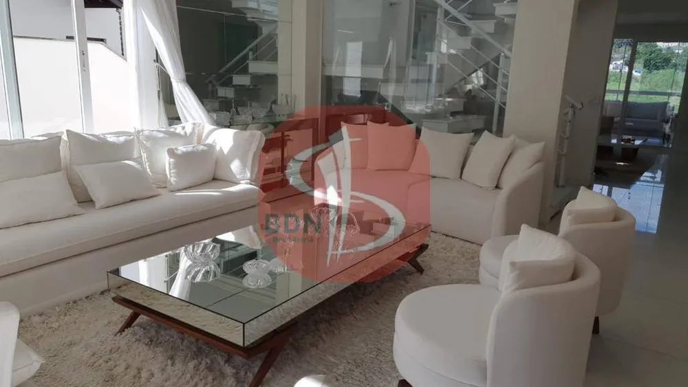 Casa, 4 quartos, 272 m² - Foto 1