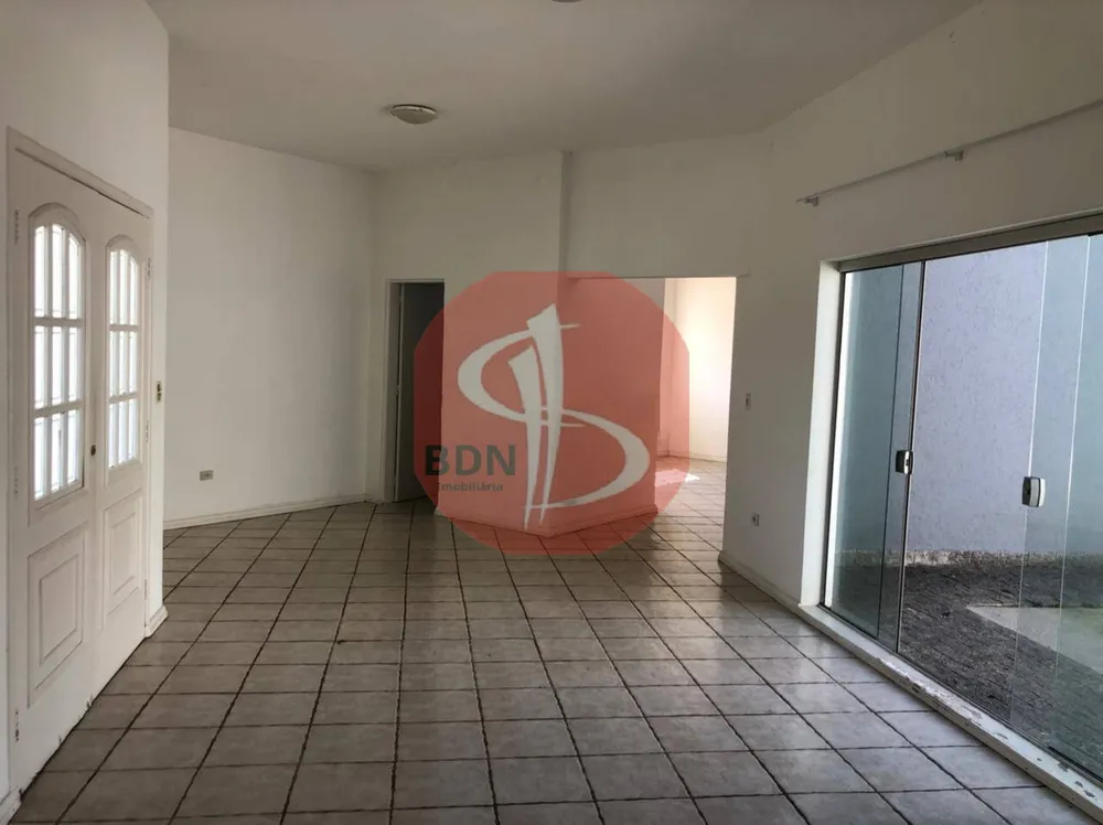 Casa, 4 quartos, 210 m² - Foto 2