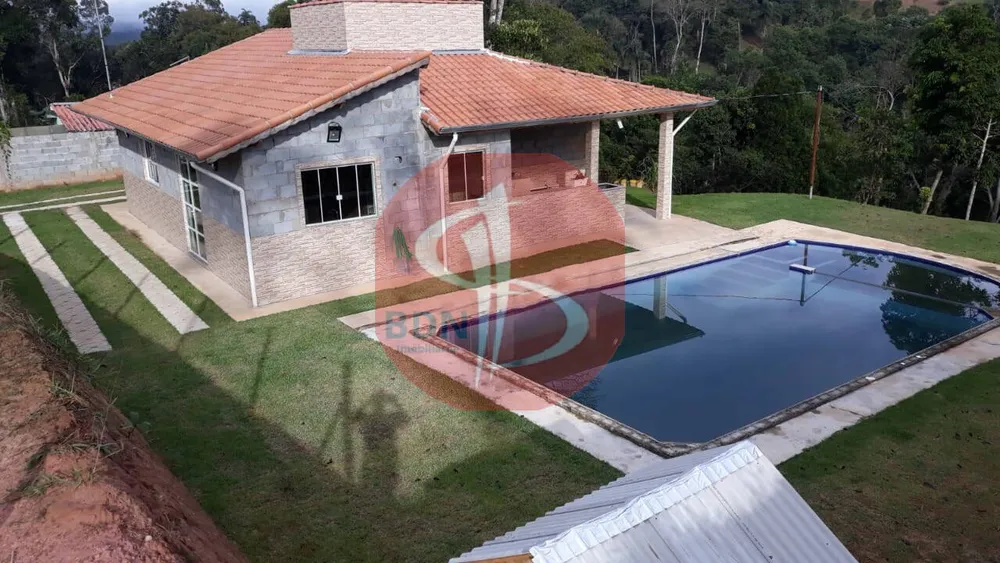 Chácara, 3 quartos, 2500 m² - Foto 1