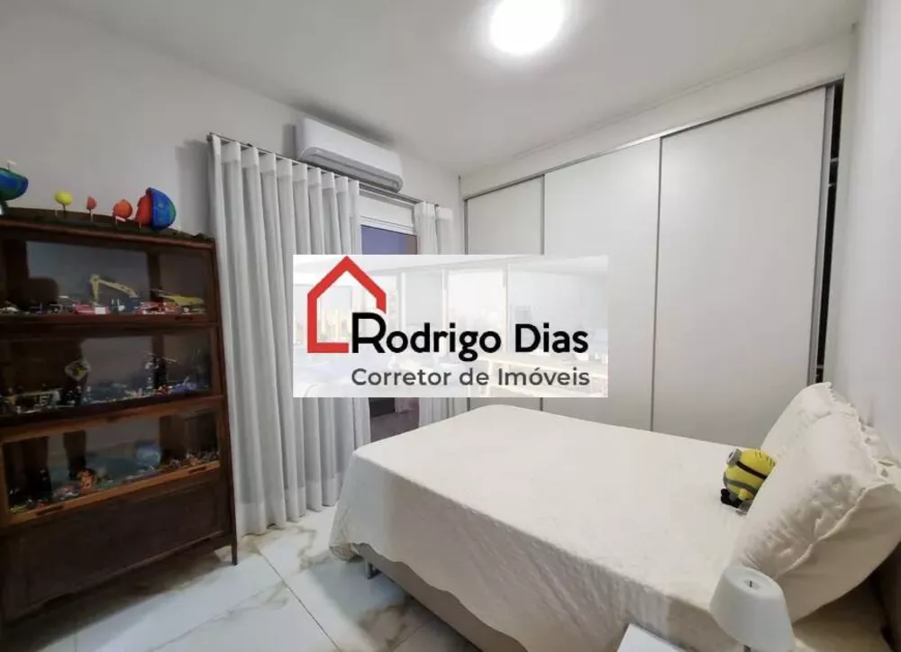 Casa de Condomínio à venda com 4 quartos, 235m² - Foto 1