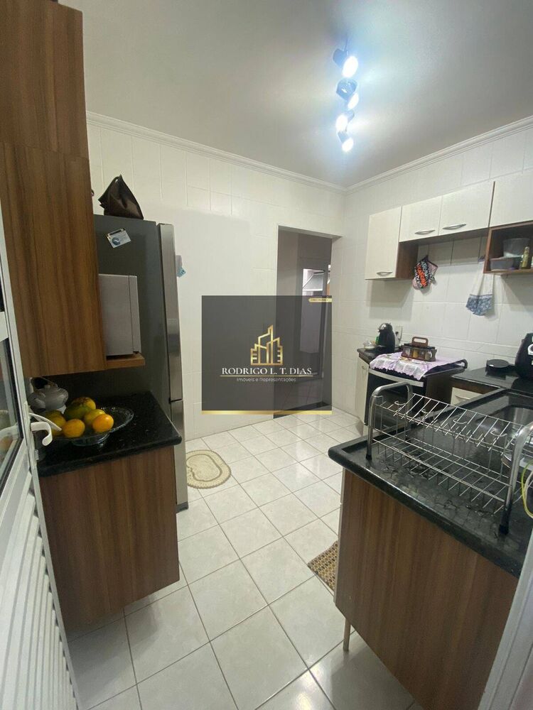 Apartamento à venda com 3 quartos, 145m² - Foto 3