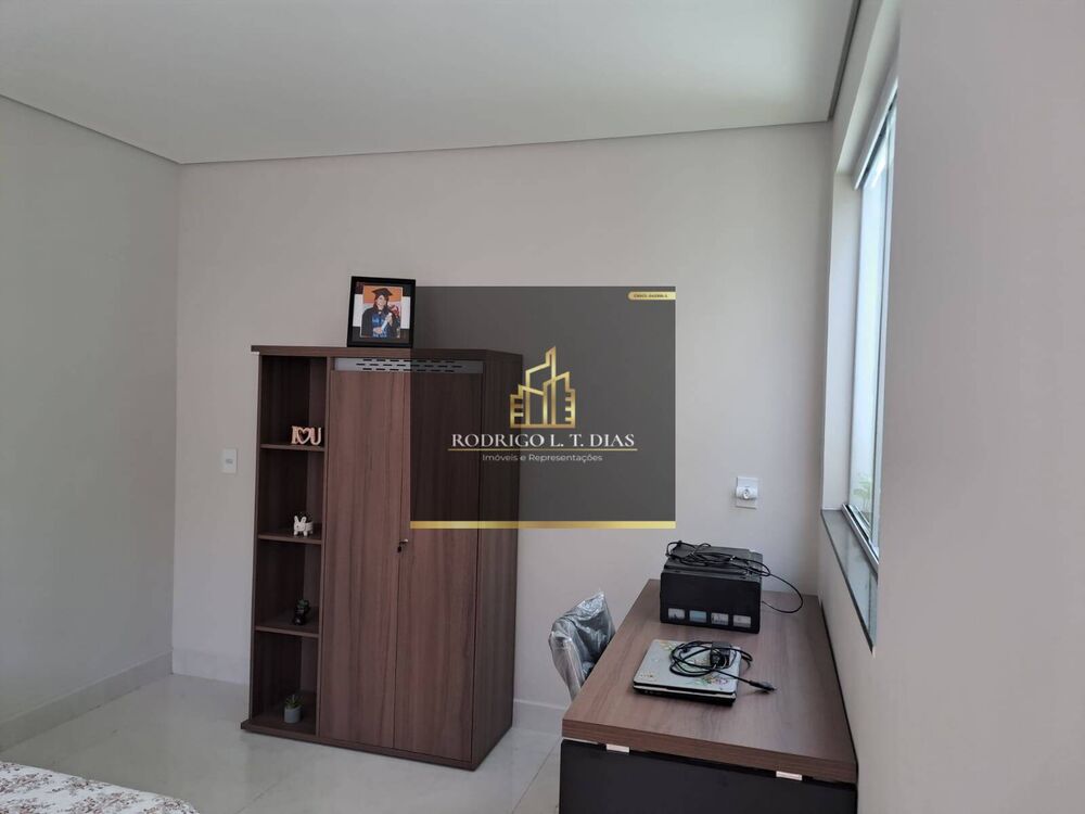 Casa, 3 quartos, 262 m² - Foto 1