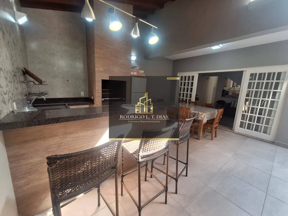 Casa, 3 quartos, 180 m² - Foto 1