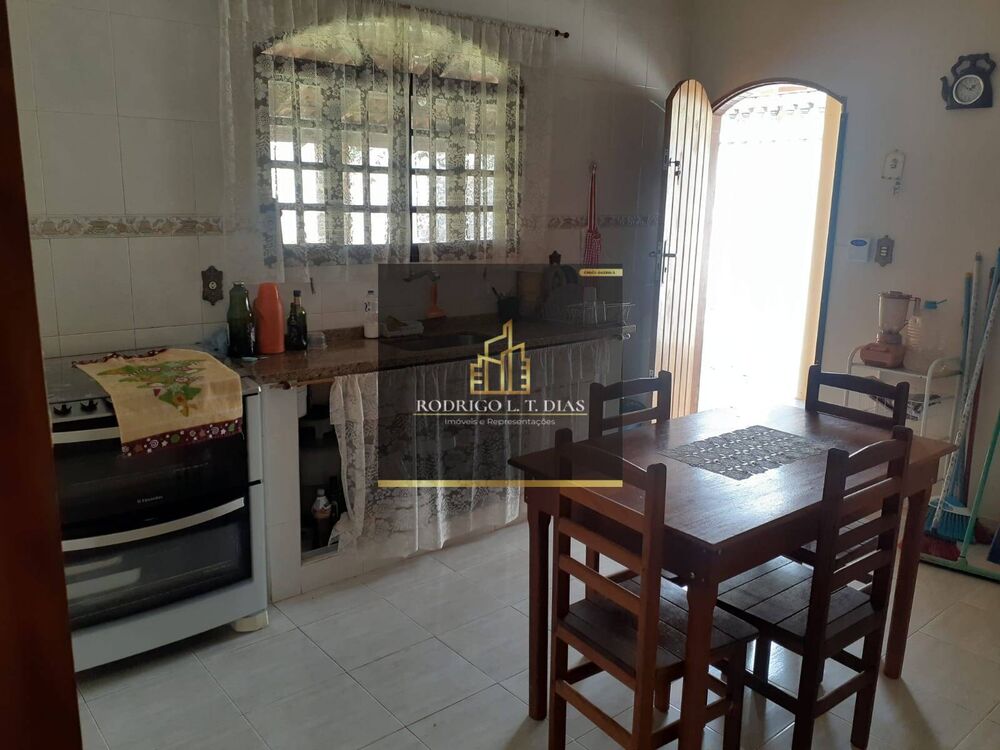 Apartamento à venda com 3 quartos, 5000m² - Foto 3