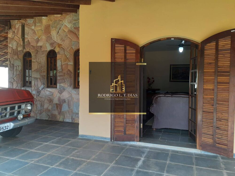Apartamento à venda com 3 quartos, 5000m² - Foto 2