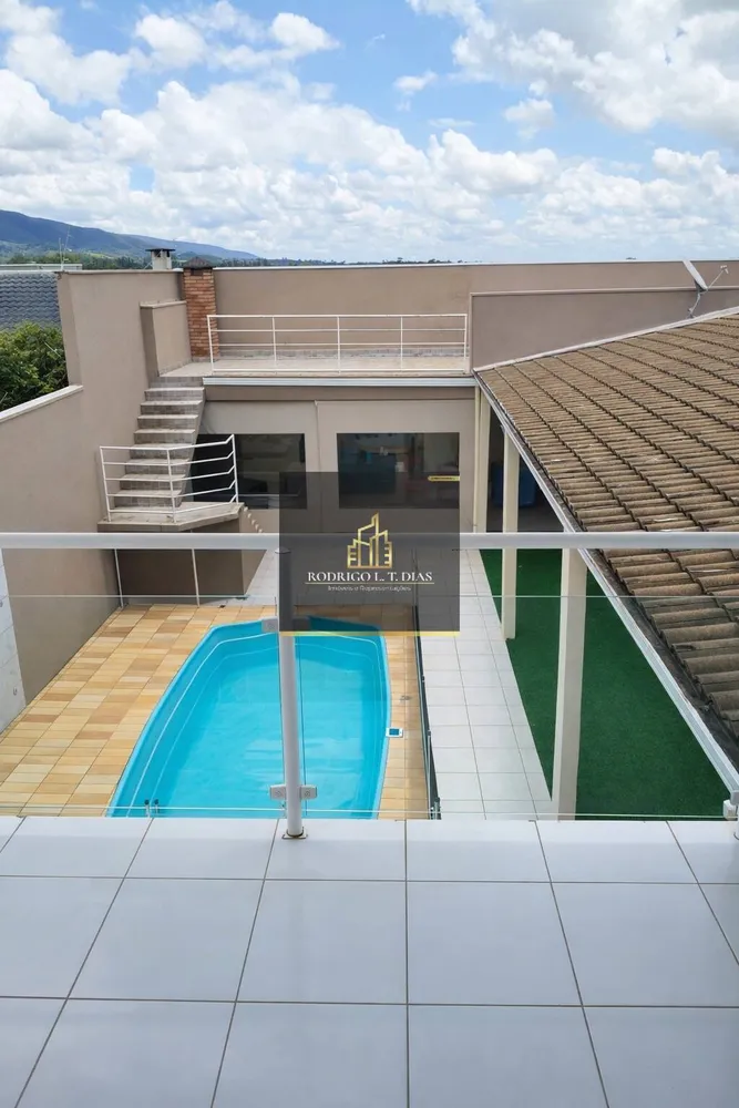 Casa, 4 quartos, 353 m² - Foto 1