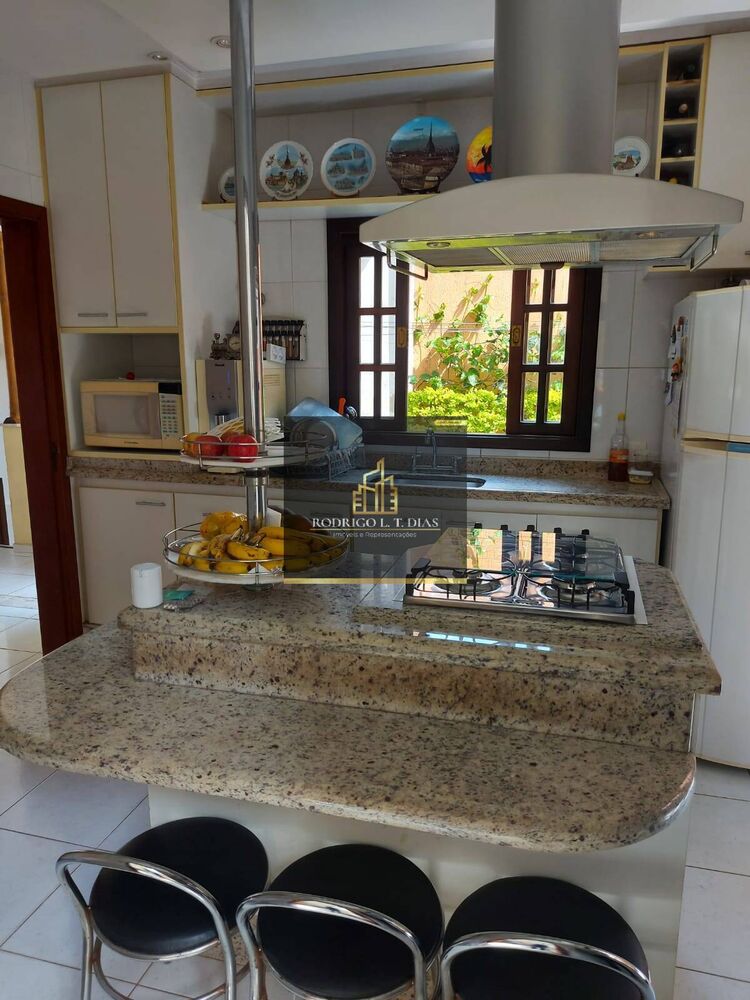 Casa, 3 quartos, 226 m² - Foto 1