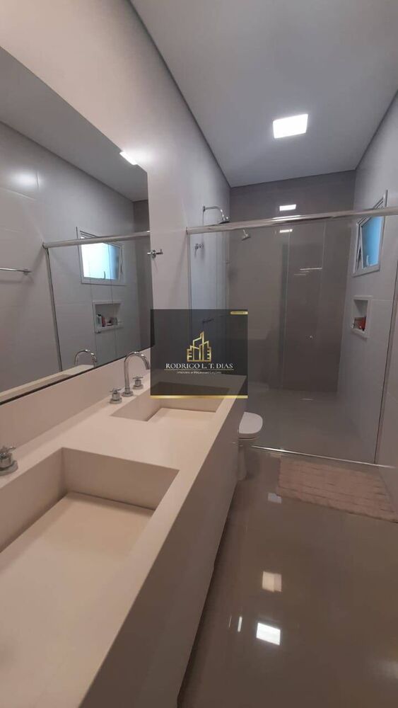 Casa de Condomínio para alugar com 4 quartos, 321m² - Foto 3