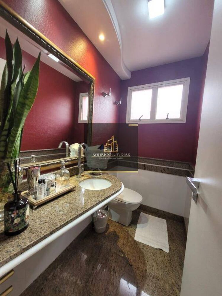 Casa para alugar com 3 quartos, 316m² - Foto 1