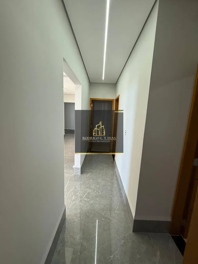 Casa, 3 quartos, 245 m² - Foto 2