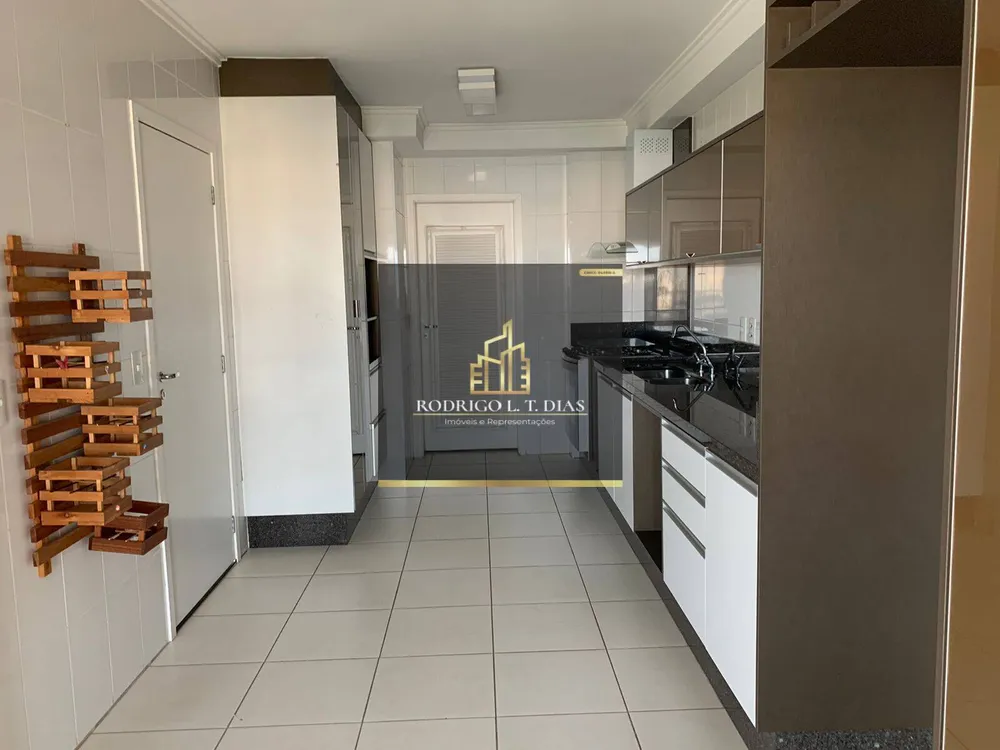 Apartamento, 4 quartos, 216 m² - Foto 1