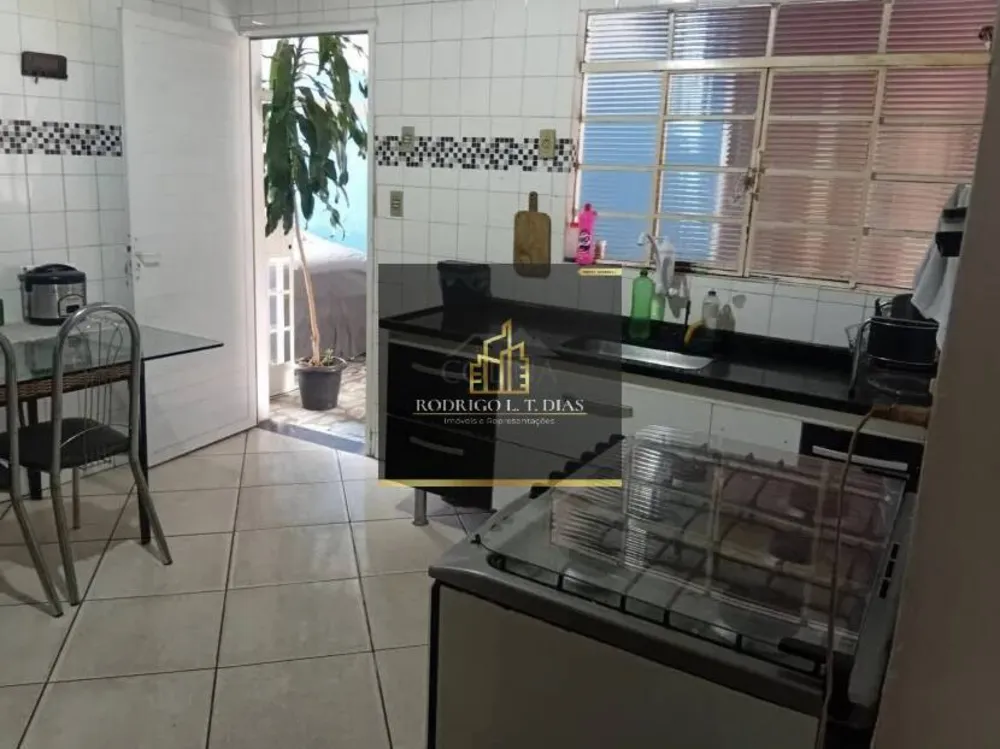 Casa, 3 quartos, 128 m² - Foto 2