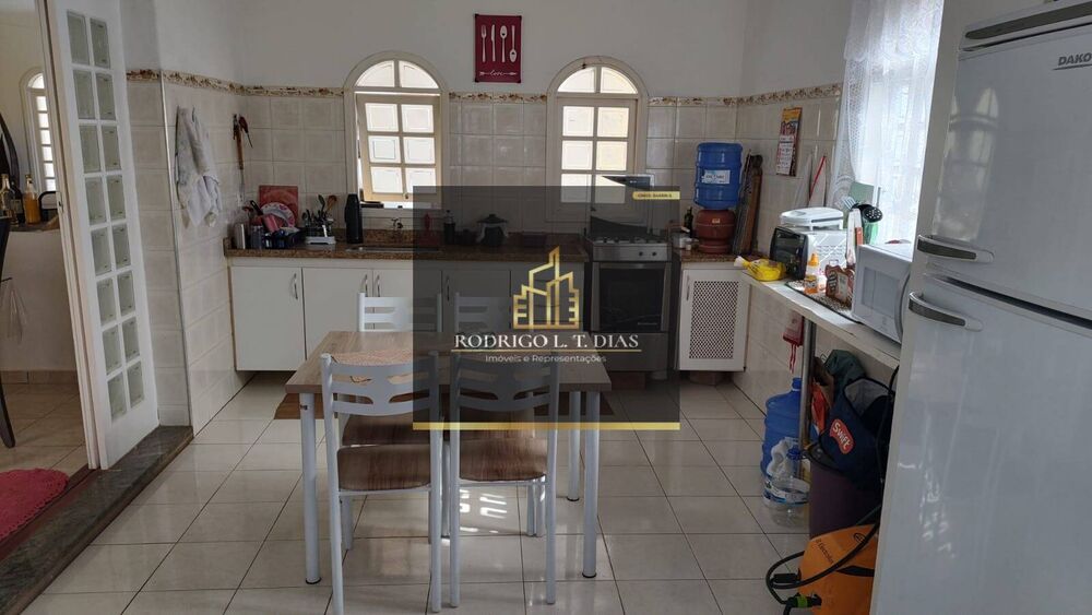 Chácara à venda com 4 quartos, 1000m² - Foto 1