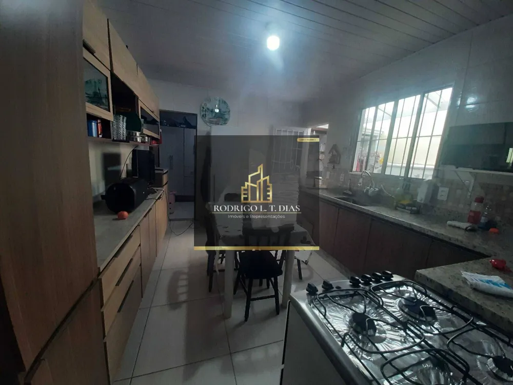 Casa, 4 quartos, 131 m² - Foto 1
