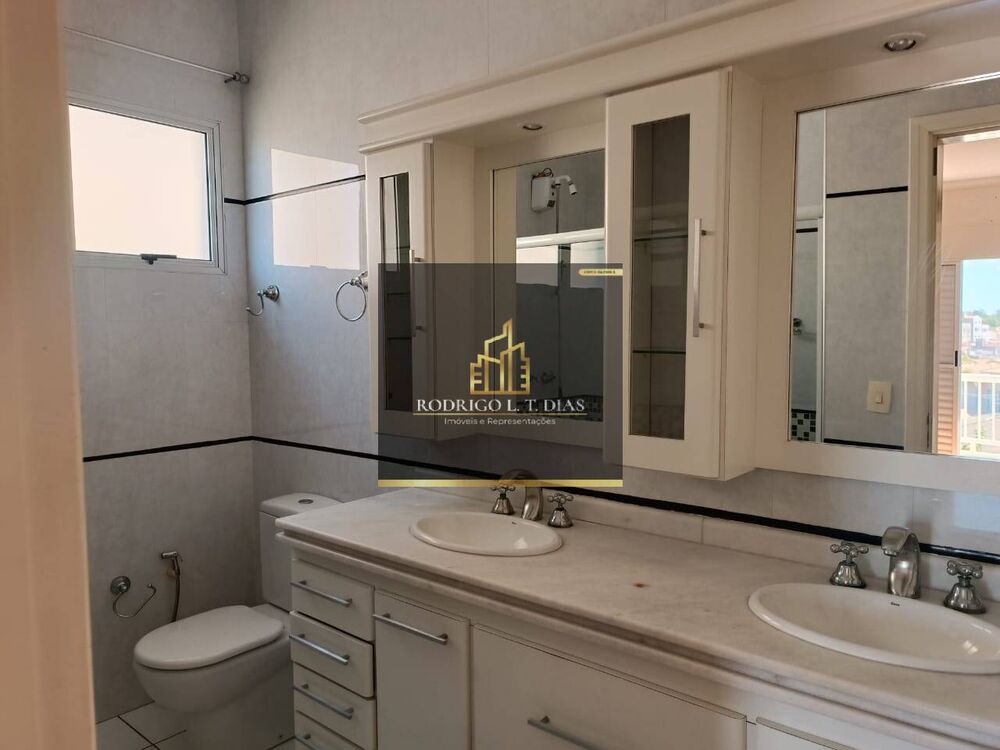 Casa de Condomínio para alugar com 4 quartos, 370m² - Foto 3
