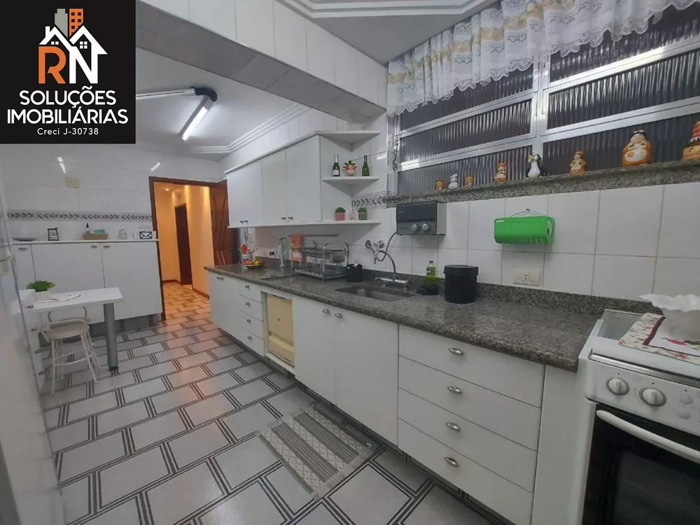 Apartamento à venda com 3 quartos, 205m² - Foto 2