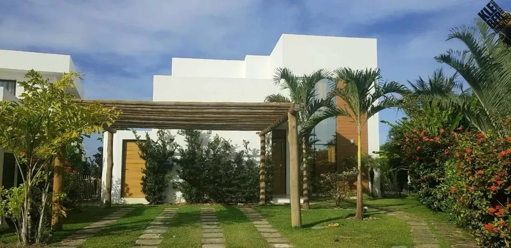 Casa à venda com 4 quartos, 300m² - Foto 1