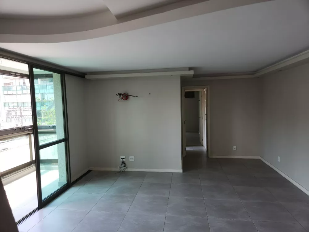 Apartamento à venda com 2 quartos, 90m² - Foto 3