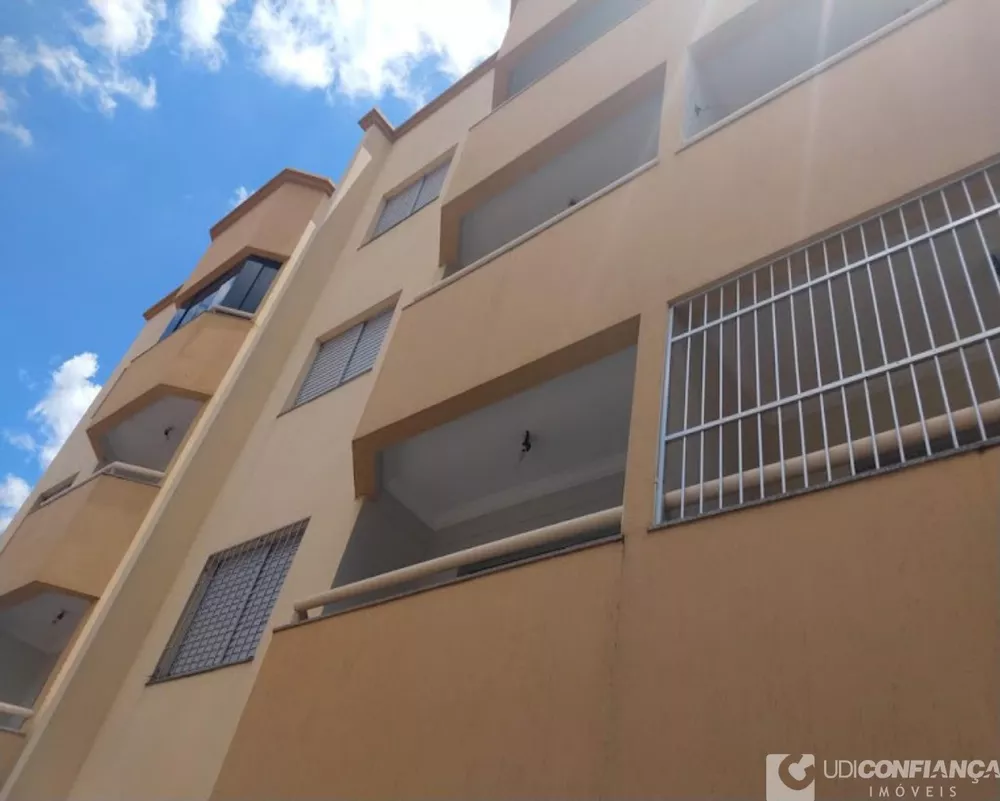 Apartamento à venda com 2 quartos, 80m² - Foto 3