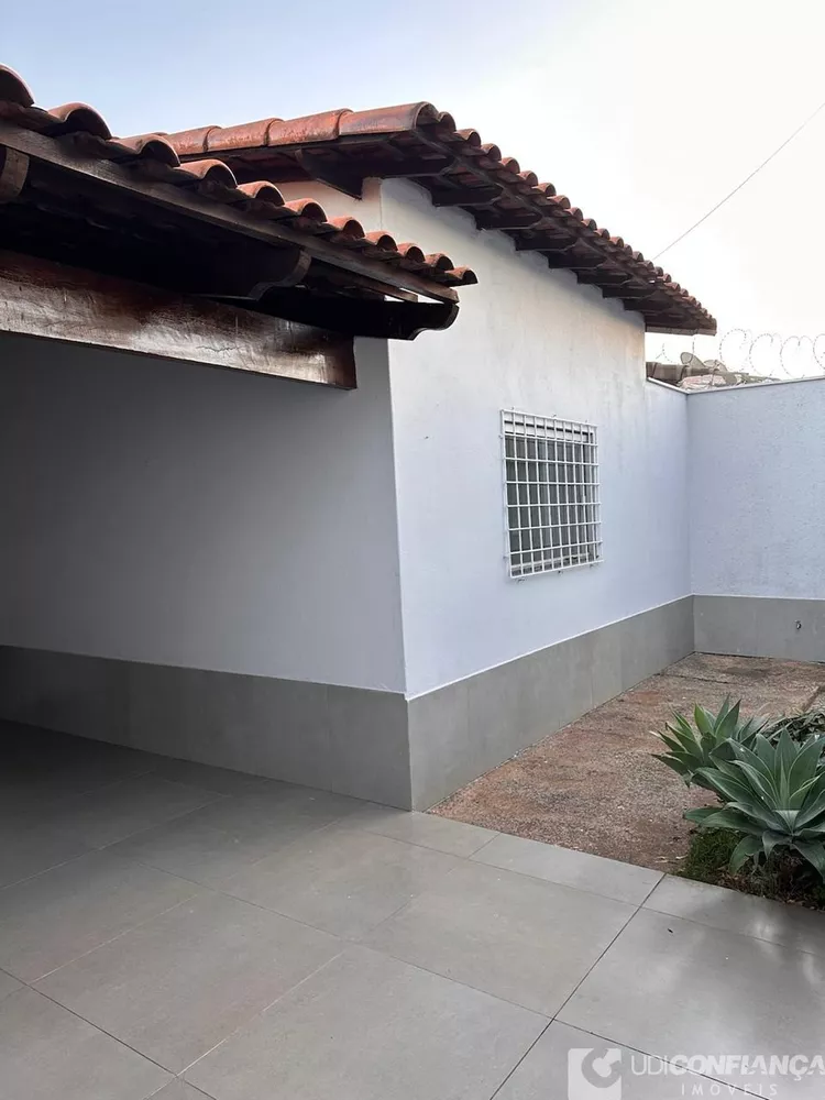 Casa à venda com 3 quartos, 200m² - Foto 4