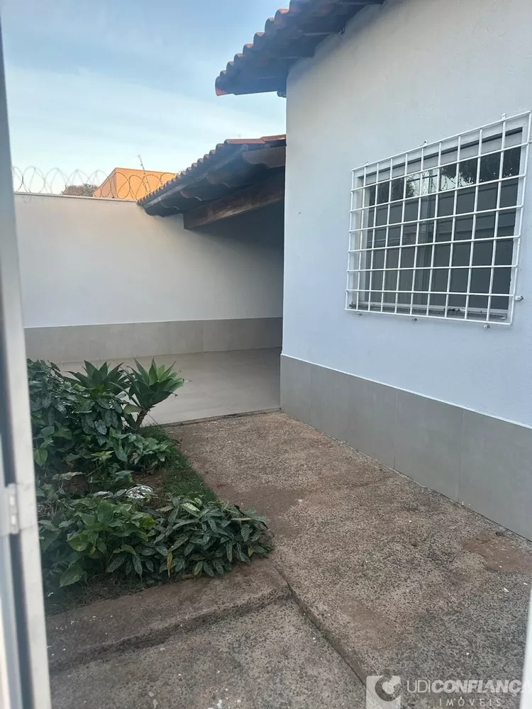 Casa à venda com 3 quartos, 200m² - Foto 3