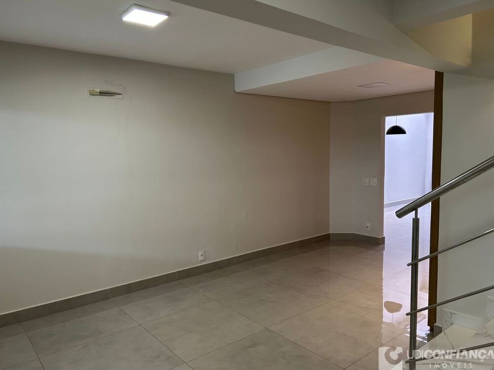 Casa à venda com 3 quartos - Foto 3