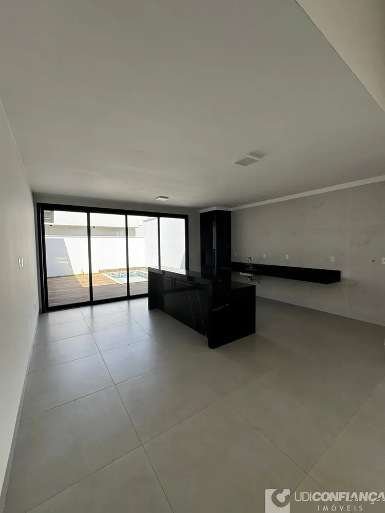 Casa, 3 quartos, 180 m² - Foto 1