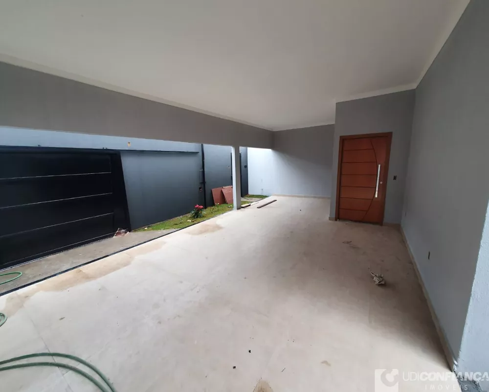 Casa à venda com 3 quartos, 142m² - Foto 2