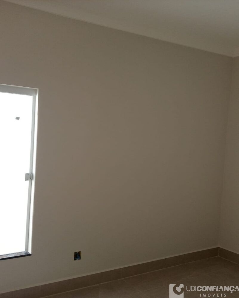 Casa à venda com 3 quartos, 110m² - Foto 1