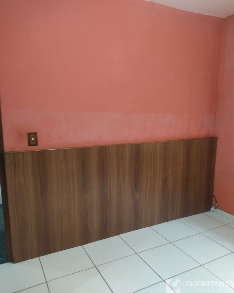 Casa à venda com 2 quartos, 250m² - Foto 4